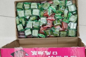 Hà Nội tạm giữ 721 sản phẩm bánh nướng, kẹo nhập lậu