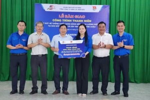 Đoàn thanh niên EVNNPC: Gắn biển Công trình thanh niên tại huyện Yên Châu, Sơn La