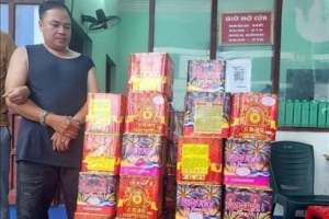 Khởi tố 3 đối tượng buôn bán gần 70kg pháo hoa nổ