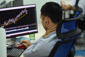 Chứng khoán phiên sáng 12/8: Nhóm cổ phiếu phân bón, hóa chất tỏa sáng