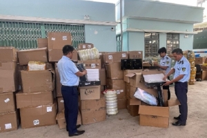 Phú Yên tạm giữ hơn 5 tấn hàng hóa vận chuyển trái phép