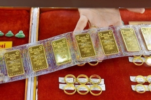 Giá vàng giảm do USD tăng mạnh, nhà đầu tư chờ dữ liệu lạm phát Mỹ