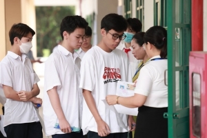 Thí sinh làm bài thi tham khảo đánh giá năng lực của Đại học Quốc gia Hà Nội từ ngày 1/9