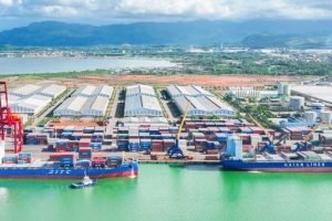 Đẩy mạnh khai thác hàng hóa qua cảng Chu Lai