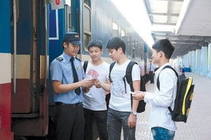 Ngành đường sắt giảm giá vé tàu cho tân sinh viên và người thân khi nhập học
