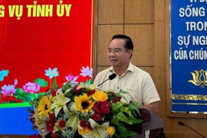 Long An công bố và trao quyết định nghỉ hưu đối với cán bộ