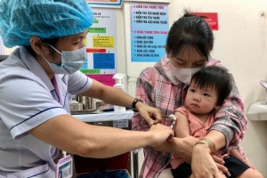 Chiến dịch tiêm vaccine sởi: Khoảng 9.770 trẻ được tiêm ngừa trong ngày thứ 2 nghỉ lễ