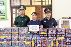 Bắt giữ đối tượng vận chuyển 111 kg pháo hoa nổ trái phép