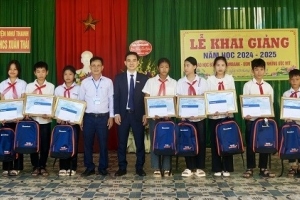 Sacombank trao học bổng “Ươm mầm cho những ước mơ” tại Thanh Hóa