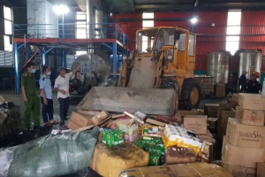 Tiêu hủy lô hàng hóa vi phạm trị giá gần 1,8 tỷ đồng