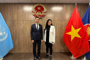 Đại sứ Đặng Hoàng Giang tiếp nữ phi hành gia Amanda Nguyễn