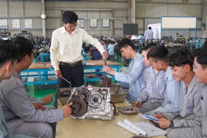 Gắn kết nhà trường và doanh nghiệp trong đào tạo nguồn nhân lực