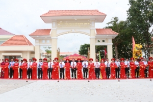 Long An: Khánh thành và khai giảng Trường THCS Nguyễn Văn Bộ