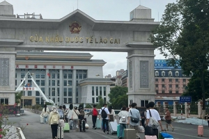 Khôi phục hoạt động xuất nhập cảnh qua cửa khẩu Lào Cai