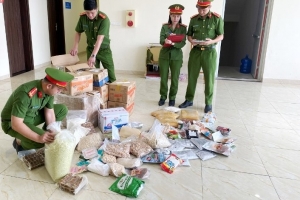 Thu giữ nguyên liệu sản xuất bánh trung thu hết hạn sử dụng, không rõ nguồn gốc