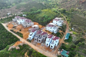 Nguyên Phó Chủ tịch xã bị khiển trách vì vụ 22 biệt thự xây không phép