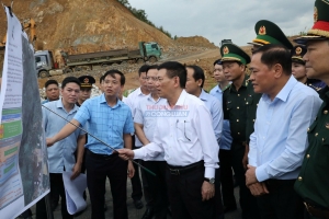 Phó Thủ tướng Hồ Đức Phớc khảo sát việc thực hiện đề án thí điểm xây dựng cửa khẩu thông minh tại Lạng Sơn
