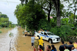 Công an tỉnh Thanh Hoá tăng cường bảo đảm TTATGT, phân luồng giao thông tại những điểm ngập lụt
