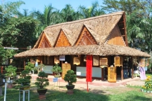 Hội An đón nhận danh hiệu di sản văn hóa phi vật thể quốc gia “Nghề làm nhà tre, dừa ở Cẩm Thanh”