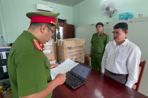 Khởi tố chuyên viên văn phòng HĐND-UBND huyện; chủ tịch UBND xã và giám đốc DN