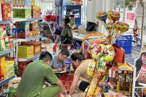Tiêu huỷ gần 5.000 sản phẩm bánh, kẹo dịp cao điểm kiểm tra Tết Trung thu năm 2024