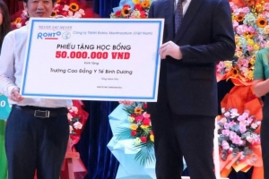 Rohto-Mentholatum (Việt Nam) tiếp tục trao học bổng tiếp sức ước mơ cho thế hệ dược sĩ trẻ
