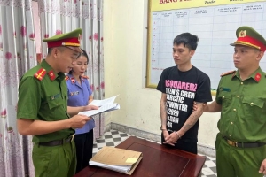 Lừa bán vé xe giường nằm qua mạng, chiếm đoạt hơn 300 triệu đồng