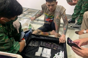Khen thưởng đột xuất cho tập thể đấu tranh ngăn chặn 0,5 kg ma túy từ Campuchia về Việt Nam