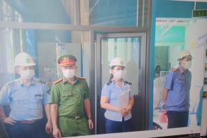 Bắc Giang: Tiêu hủy số lượng lớn mỹ phẩm, thực phẩm có trị giá 1,7 tỷ đồng