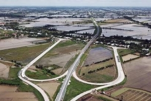 Phấn đấu hết năm 2025 cơ bản hoàn thành 600 km đường cao tốc vùng đồng bằng sông Cửu Long