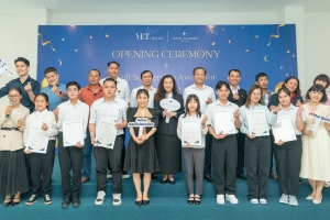 Hotel Academy Việt Nam khai giảng lớp Quản trị Khách sạn và trao học bổng toàn phần VET by EHL