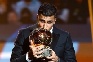 Rodri xuất sắc vượt qua Vinicius Junior giành Quả bóng Vàng năm 2024