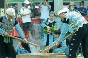 Bánh giầy ngày Tết của người Mông