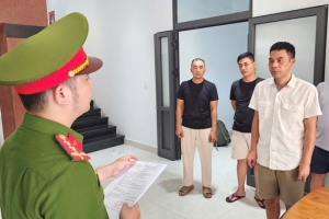 Triệt phá đường dây đánh bạc trên không gian mạng quy mô 2.000 tỷ đồng