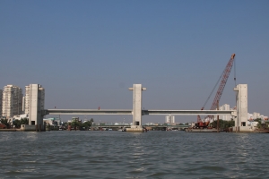 TP. Hồ Chí Minh: Xử lý các dự án, công trình tồn đọng, chậm tiến độ, khen thưởng tổ chức, cá nhân có sáng kiến tháo gỡ khó khăn