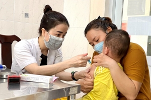 TP. Hồ Chí Minh đã tiêm hơn 3.000 mũi vaccine sởi cho trẻ 6 - 9 tháng tuổi