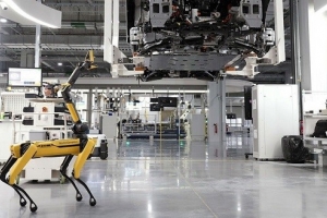 Hyundai đã phát triển robot hỗ trợ đội ngũ kỹ thuật sửa xe
