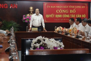 Long An công bố quyết định về công tác cán bộ