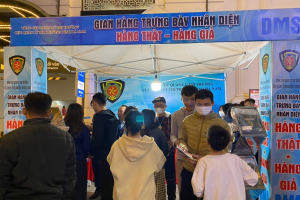 Cục QLTT tỉnh Hà Nam tổ chức gian trưng bày nhận diện hàng thật - hàng giả