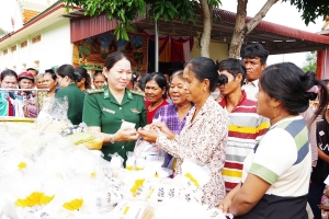Chung tay cùng bà con nghèo khu vực biên giới tỉnh An Giang