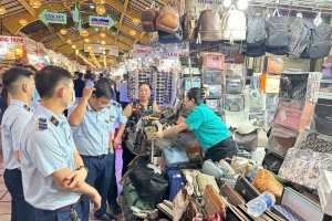 TP. Hồ Chí Minh tăng cường chống buôn lậu, gian lận thương mại và hàng giả dịp Tết