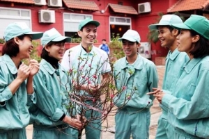 Người lao động Nghệ An nhận thưởng Tết 2025: Cao nhất 74 triệu, thấp nhất 300 nghìn