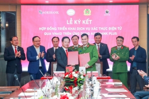 Ký kết triển khai dịch vụ xác thực điện tử qua VNeID trên Agribank Plus giữa Agribank và Trung tâm RAR