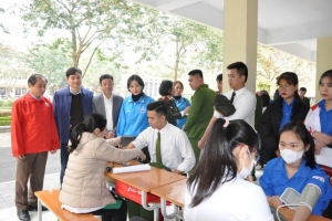 Hơn 1.000 tình nguyện viên tại Thanh Hóa tham gia ngày hội Chủ Nhật Đỏ