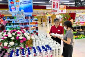 Hà Nội: Siêu thị đồng loạt giảm giá, khuyến mại khủng dịp cuối năm