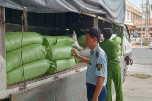 Tạm giữ gần 3.500 kg phân bón không rõ nguồn gốc
