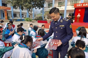Lào Cai: Tuyên truyền, phổ biến pháp luật và tác hại của thuốc lá điện tử