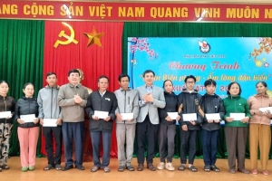 Đồn Biên phòng Triệu Vân tổ chức Chương trình “Xuân Biên phòng, ấm lòng dân biển” Xuân Ất Tỵ