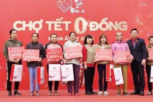 Mang Tết về nhà tại chợ Tết 0 đồng Đà Nẵng