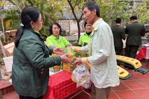 Hà Nội: Bệnh viện Thanh Nhàn ‘Mang xuân tới với các bệnh nhân có hoàn cảnh khó khăn’